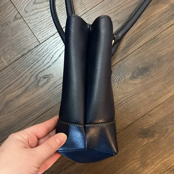 Liz Claiborne Handbag - Picture 9 of 11